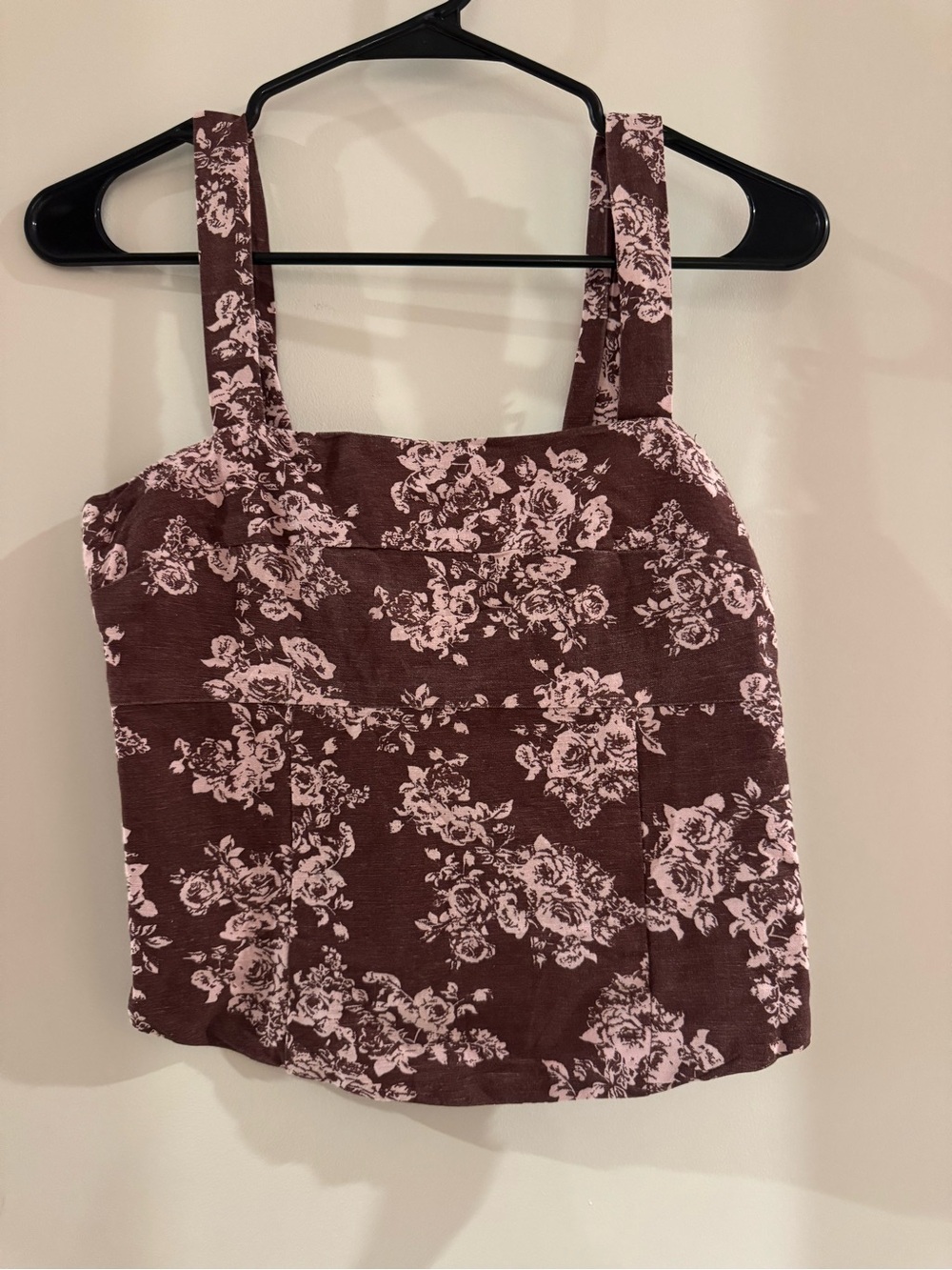 Square-Neck Floral Tank Top in Pink on Maroon
